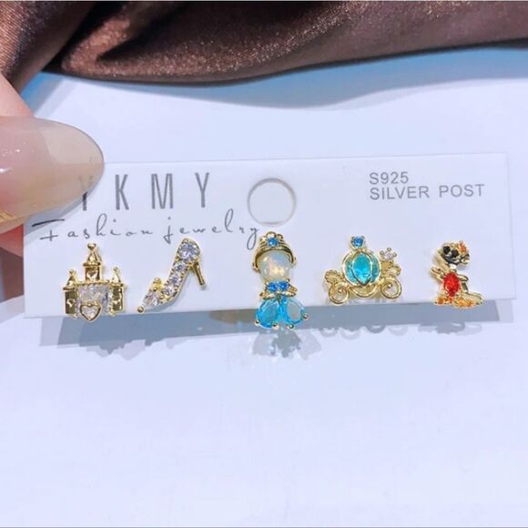 Cinderella Disney Set of 5 Stud Earrings - Picture 1 of 5